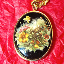 Gorgeous gold and black floral locket~extremely beautiful! - £22.87 GBP