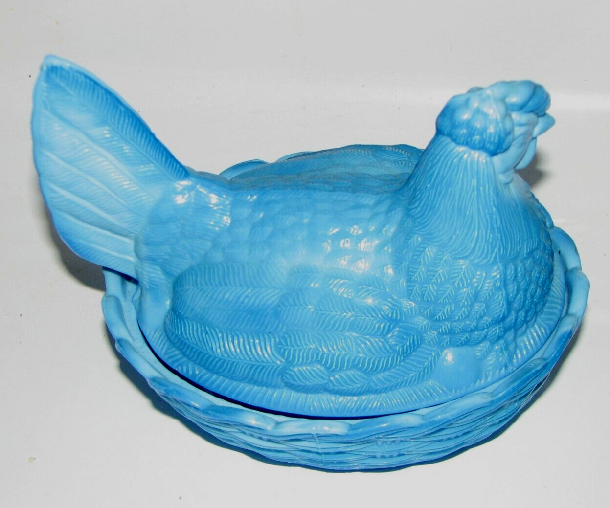 Primary image for Vtg. Westmoorland Blue Slag Glass Hen On Nest Split Tail Covered Butter/Candy