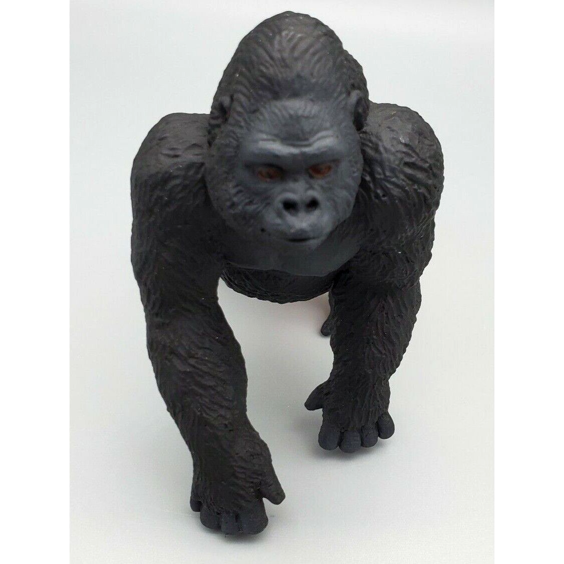 Primary image for 282829 Lowland Gorilla Wildlife Figure Safari Ltd 2005 Animal Toy 4"L w/Tag