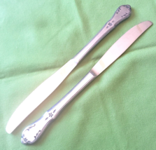 2 Dinner Knives Oneida Northland Evening Star Burnished Solid Handle 9.25&quot; - £6.64 GBP