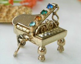 Vintage Grand Piano Charm Pendant Mechanical Rhinestones 3D Gold Tone - £22.10 GBP