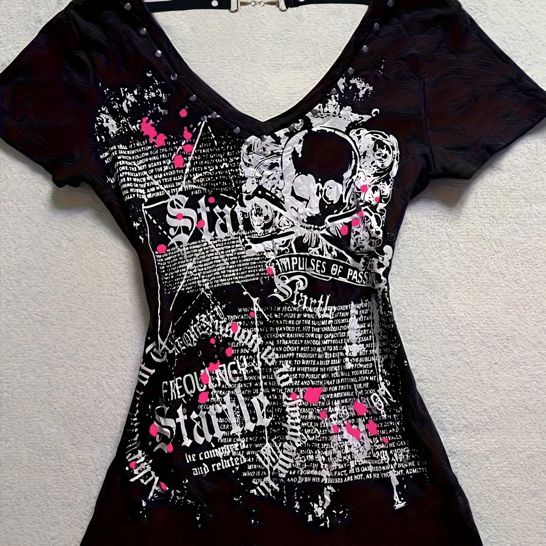 Women&#39;s Vintage Y2K Rocker Style T-shirt - $303.72 MXN