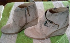Women’s Franco Sarto Sz 7.5 Suede Wedge Ankle Booties W Buckle L-Ariell Mushroom - £22.53 GBP