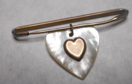 Gold Tone Natural Mother of Pearl Safety Pin Brooch w Gold Heart Accent 1 3/4&quot; - £12.53 GBP