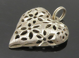 925 Sterling Silver - Vintage Shiny Flower Cutout Love Heart Pendant - PT12383 - £20.83 GBP