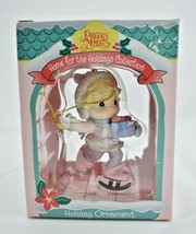 Enesco Precious Moments Ice Skating Christmas Ornament #182370 Figurine - £11.07 GBP