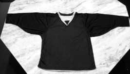 Johnny Mac’s Reversible Youth Practice Hockey Jersey Large/XL Black/Whit... - $19.79