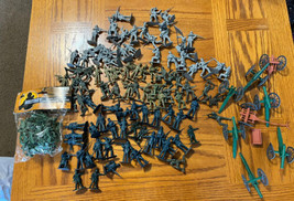 LOT 152 vtg infantry 2&quot; Plastic Army Men Toy Blue Figures cannons sergea... - £31.12 GBP