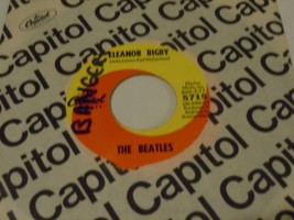 The Beatles  45  Yellow Submarine / Eleanor Rigby    Capitol  1966 - £11.34 GBP