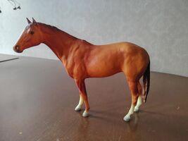 Breyer Horse Standing Secretariat Red Chestnut with Stripe, 3 Stockings ... - $15.84