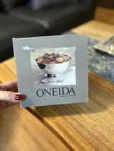 Oneida Silver Plated Footed Bowl - $461.34 MXN