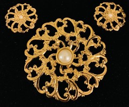 Vintage Avon Jewelry pin/Brooch ￼and earrings with pearl center new - £19.33 GBP