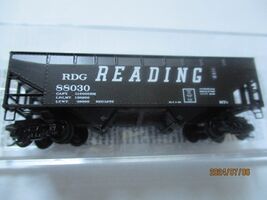 Micro-Trains # 05500631 Reading 33&#39; Twin Bay Hopper # 88030. N-Scale - $37.06 CAD