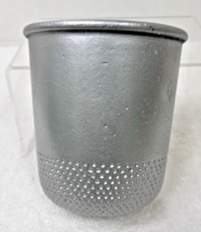 Vintage Metal Sewing Thimble Wallpocket Wall Pocket Silver Tone Metal - $448.52 MXN