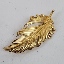 Vintage Statement Brooch Gold Tone Leaf 2.25 Inch - €6,98 EUR