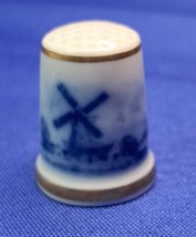 Vintage Mosa Holland Windmill Porcelain Thimble White &amp; Blue - $18.69
