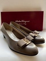 Salvatore Ferragamo Women&#39;s Shoes Leather Heels 4 1/2 D Gray with Bow Italy 3 cm - $100.00