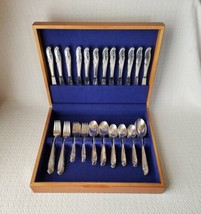 Wm Rogers Mfg ALLURE or TEATIME 69 Pc Silverplate Flatware Set with Chest - £66.27 GBP