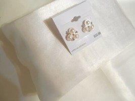 Department Store 5/8&quot; Silver Tone Simulated Diamond/Pearl Stud Earrings A693 - £8.99 GBP