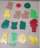 Vintage Nesbitt Christmas Halloween Cookie Cutters Lot Of 15 - $15.89