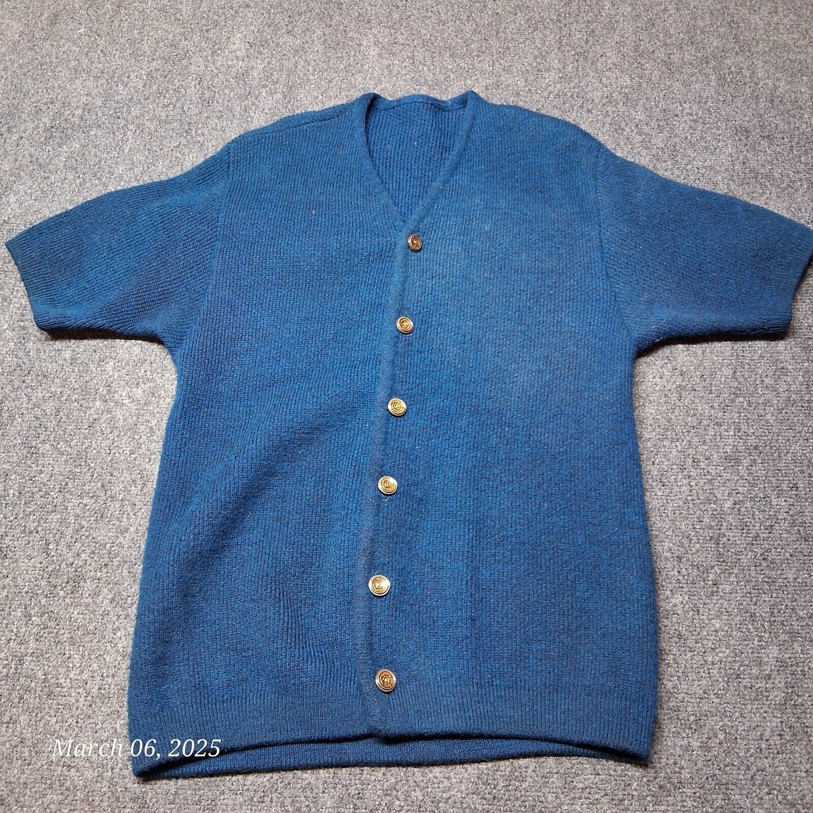 VTG Unbranded Cardigan Sweater Men Size Small Blue V Neck - $15.56