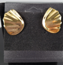 VTG Crown Trifari Seashell Shell Gold Tone Clip On Earrings - €24,04 EUR
