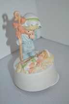 VTG Willitts The First Noel Baby Jesus Manger Christmas Rotating Music Box 6&quot; - £18.89 GBP