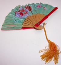 Vintage Doll’s Floral Folding Paper Hand Fan  - $75.95 MXN