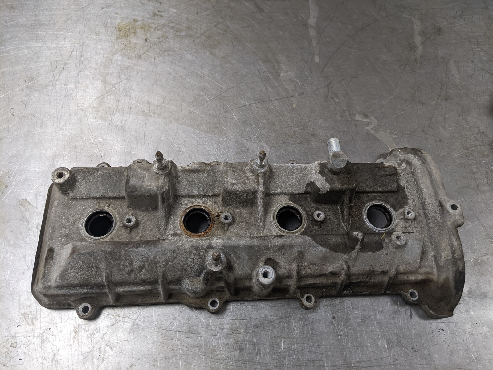 Right Valve Cover For 08-09 Toyota Sequoia  4.7 - $79.15