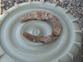 Vintage Rusty Horseshoe, Rusted Metal Country Primitive Decor, Barn Ornament - £8.74 GBP