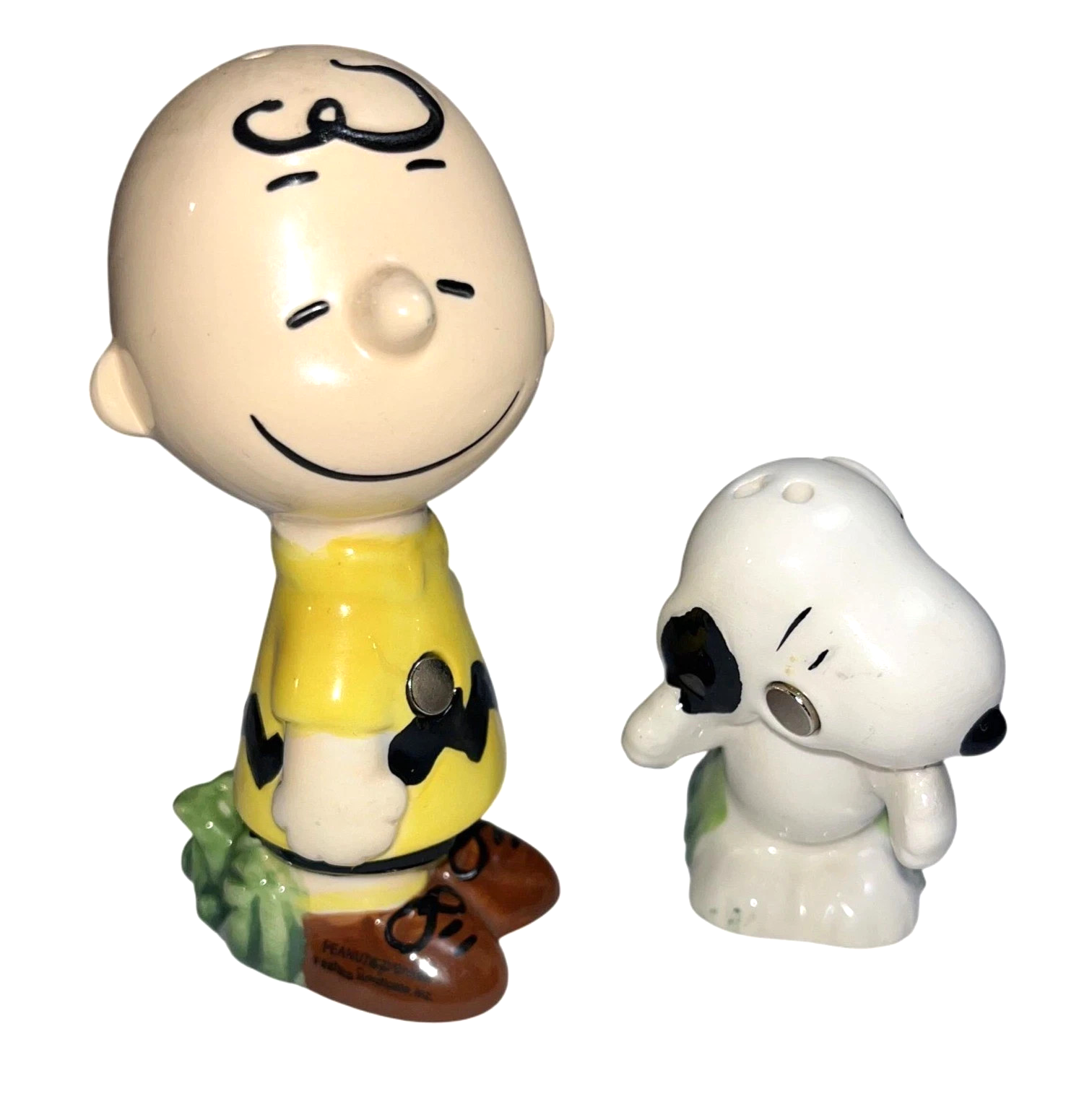 Peanuts Charlie Brown and Snoopy Figurine Salt and Pepper Shaker W/Magnets Item image 3