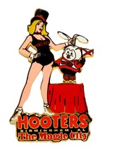 Hooters Girl The Magic City Birmingham Al Alabama Lapel Pin -STORE Closed - £15.97 GBP
