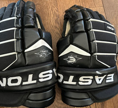 Easton Synergy Eq80 Sr Hockey Gloves Black White MISMATCHED one IS 15 on... - $37.78