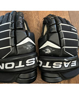 Easton Synergy Eq80 Sr Hockey Gloves Black White MISMATCHED one IS 15 on... - £29.53 GBP