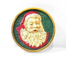 Santa Claus 2&quot; Round Cameo Plastic Christmas Pin Brooch (1998) - £9.79 GBP