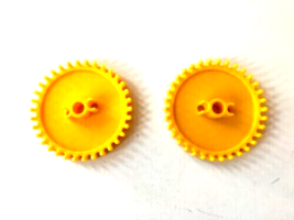 2 Knex Gear 2 1/4 Inch LOT Yellow  Replacement Parts - $1.97