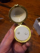 Avon CZ Cubic Zirconia Stud Earrings in Robin Collectible Keepsake Box |... - £7.00 GBP