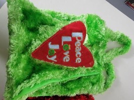 Lot Of 2 Vintage Dan Dee Plush Christmas Hand Bag Fuzzy Green Red Peace Love Joy - £15.41 GBP