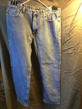 Wrangler Med/ Dark Wash Relaxed Fit Blue Jeans   40×30 - $17.77
