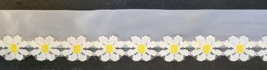 24 Yards - 1-1/4&quot; Daisy Lace Trim - Yellow and White - £23.58 GBP
