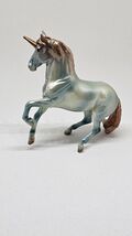 Breyer Reeves Stablemate Horse Unicorn Surprise Aqua Teal  - $348.67 MXN