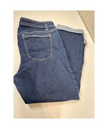 WHBM Straight Crop leg Jeans Capris Womens Medium Wash Blue Size 10 - $27.45