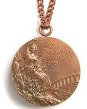  1976 Montreal Olympic &#39;Bronze&#39; Medal with the Chain Necklace &amp; Stands !! - $1,313.51 MXN