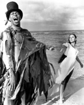 Live and Let Die Geoffrey Holder &amp; Jane Seymour on Jamaican beach 8x10 photo - £7.66 GBP