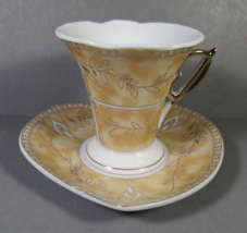 D&#39;Lusso Single Cup &amp; Saucer Peach Color Heart Shaped Gold Accents 4.25&quot; Wide. - £6.20 GBP