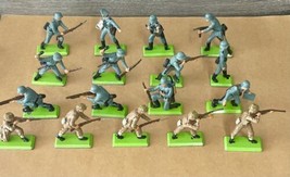 Vtg Mixed Lot of 17 - 1971 Britains Ltd.  Toy Soldiers Deetail - Made In England - £40.59 GBP