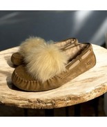 Ugg Women&#39;s Size 8 Dakota Pom Pom Slipper 1106876 Chestnut Shearling Moc... - $63.66 CAD