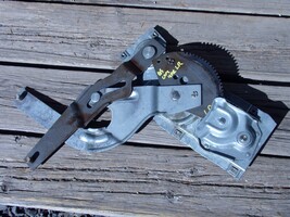 1963 Chrysler 4D LH DS Rear Window Regulator OEM Newport New Yorker 300 ... - $2,070.38 MXN 1963 Chrysler 4D LH DS Rear Window Regulator OEM Newport New Yorker 300 ... - $2,070.38 MXN