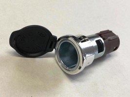 OEM GM Auxiliary Accessory Power Outlet Cigarette Lighter w/ Cap 25774623 - €8,59 EUR