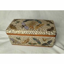 Macau Chinese Dresser Box Porcelain Hand Painted Enamel with Lid Vintage - £30.50 GBP